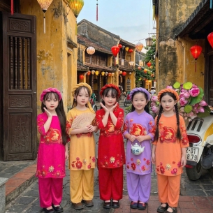 ÁO DÀI BÉ GÁI HỌA TIẾT THỎ