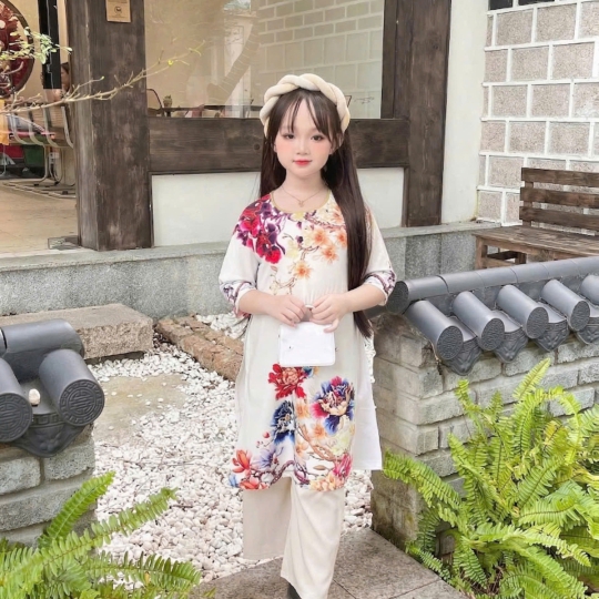 ÁO DÀI BÉ GÁI HOA MẪU ĐƠN