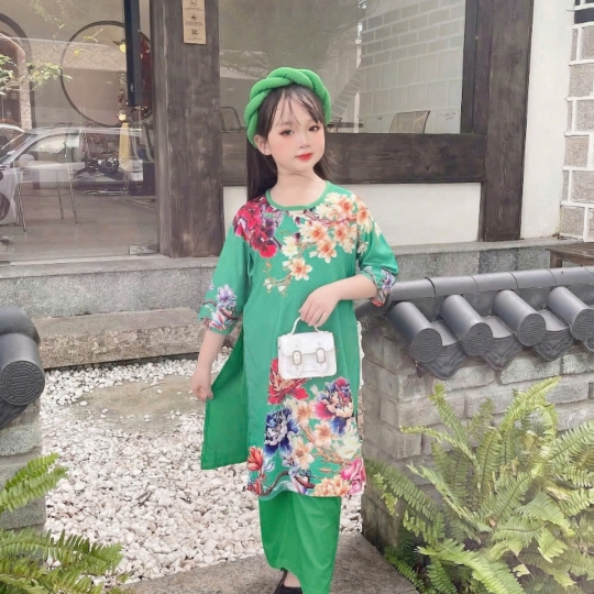 ÁO DÀI BÉ GÁI HOA MẪU ĐƠN