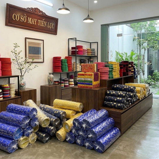 KHĂN ĐÓNG ĐỘI ĐẦU NAM HOA VĂN RỒNG